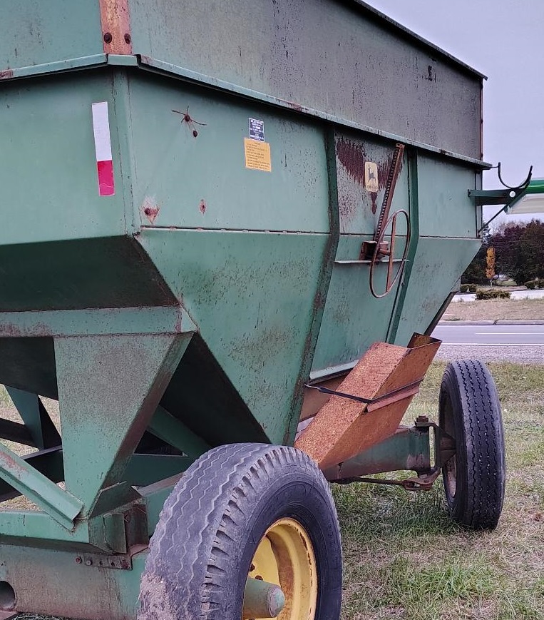 JOHN DEERE 350-22 Gravity Wagon - Image 11